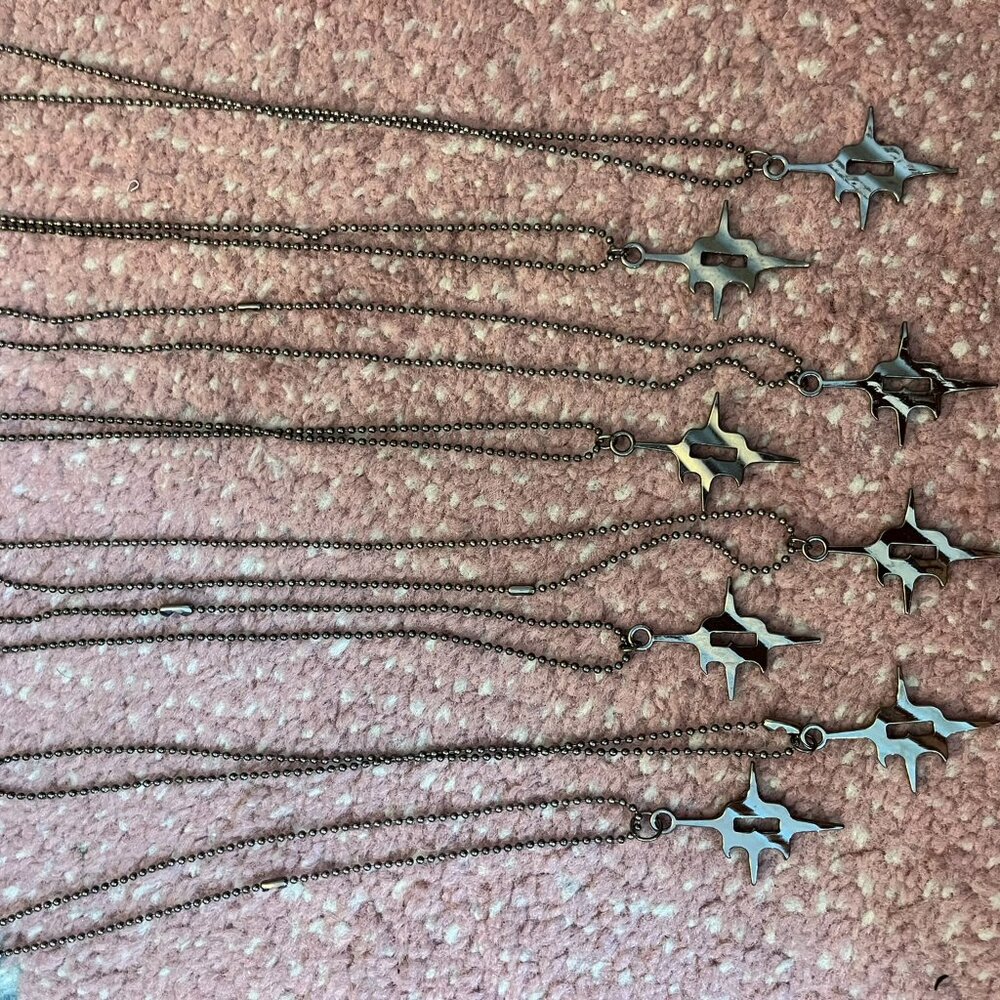 Darker Wavs necklace - gunmetal - Picture 2 of 2